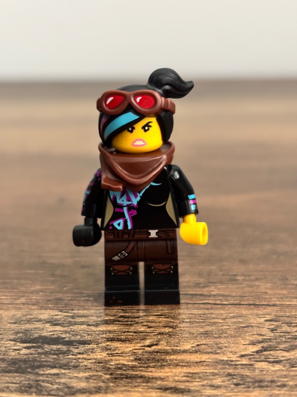 LEGO Lucy Wyldstyle Minifigure Goggles Crossbow 70831 70830 The Lego Movie Toy - Picture 6 of 11